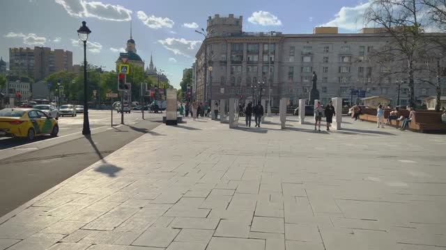 Виртуальная Москва 🍹 Открылся сезон летних веранд в кафе