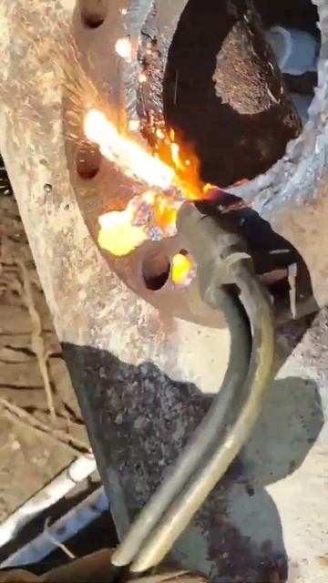 Учимся сдувать старую сварку резаком!
