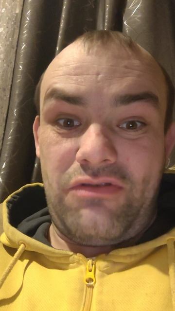 друг позвонил