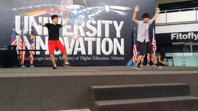 performance dance(we belong together) at lim kok wing