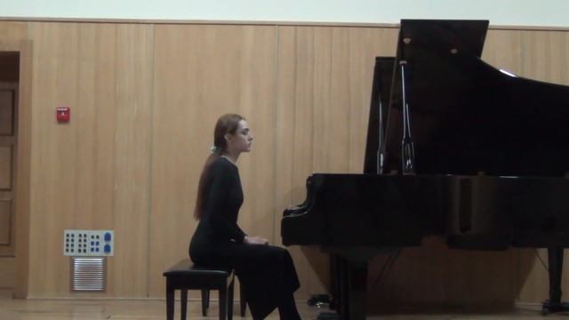 Лещенок_Есения,_4_категория,_фортепиано_соло.mp4