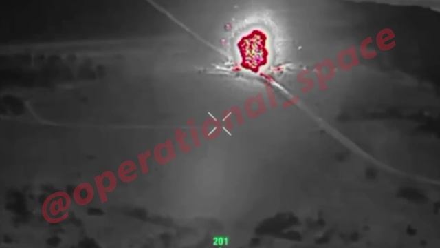 Эпичная детонация вражеской БМП-1 после удачного попадания FPV-дрона на оптоволокне. Харьковская...