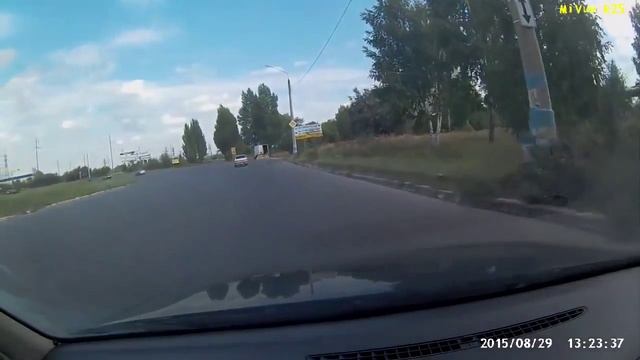 Ему просто захотелось арбуз и он его украл!
