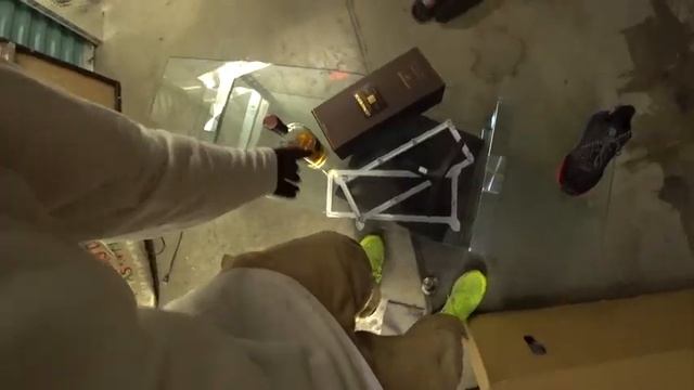 Купили_склад_мошенников_Находки_в_брошенных_кладовках_