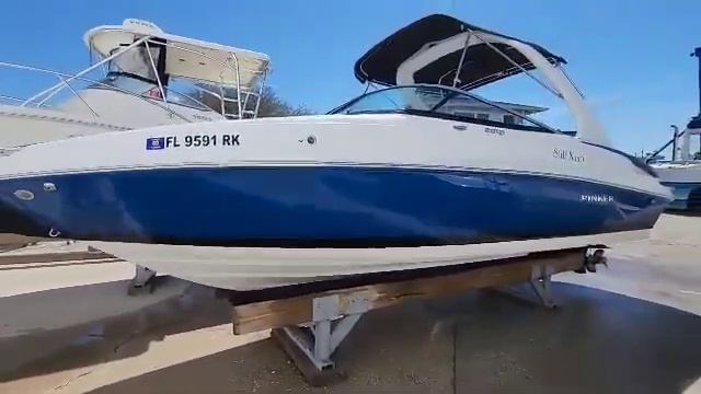 2018 Rinker 26 QX powered by Mercruiser 6.2L 300hp 235hrs under warranty July 2025