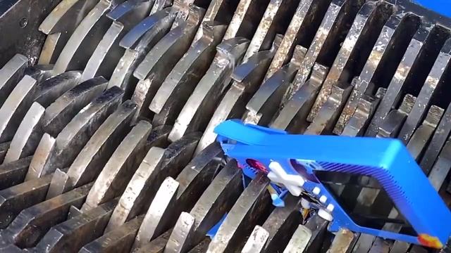 Измельчающая СЛИЗЬ, ГЛУПАЯ ВЕРЕВОЧКА и череп ВЕЛОЦИРАПТОРА