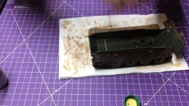 Tamiya 1:35 Panther: Weathering The Tracks