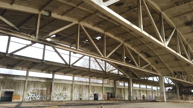 Развалины старого немецкого аэродрома, Балтийская коса