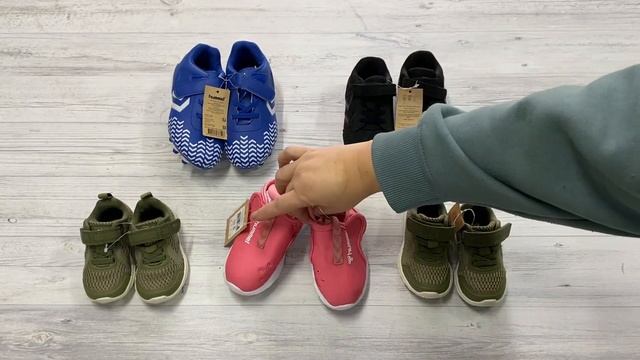 Лот 316. Дитяче взуття Hummel