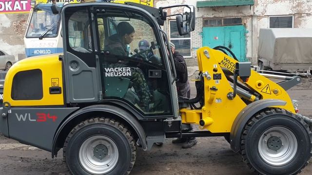 Омский_прокат_Новый_фронтальный_погрузчик_Wacker_Neuson