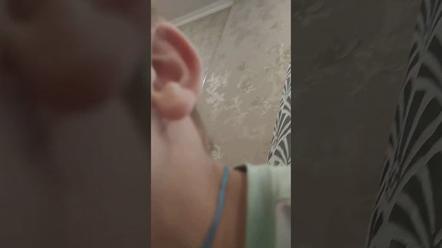 видео как я набиваю мяч со своей сестрой видео про как я показываю брата комнату разлома