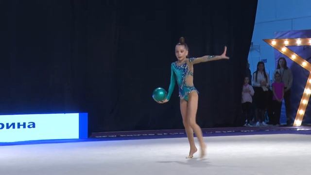 Шаповалова Екатерина 2012 мяч