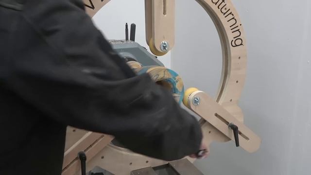 Глянцевая ваза из эпоксидки