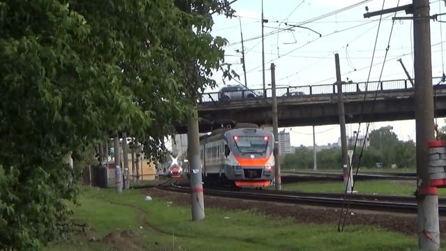 Встреча двух электропоездов ЭП2Д-0038 и ЭП2Д-0067 и приветствие от локомотивной бригады.