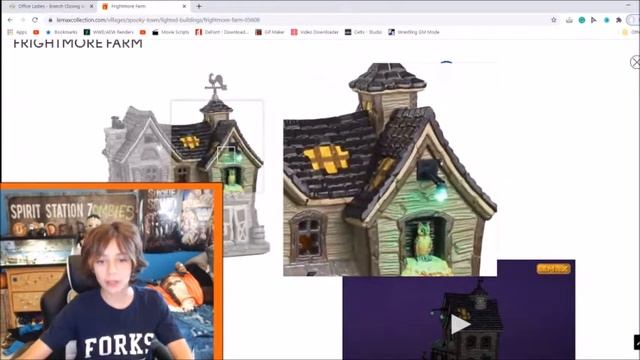Taking a look at Lemax's Spooky Town for 2020! New Buildings, People, and Decor!