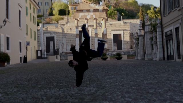 Sony FX3 & DJI Ronin RS4 Cinematic Video - Embrace the Movement