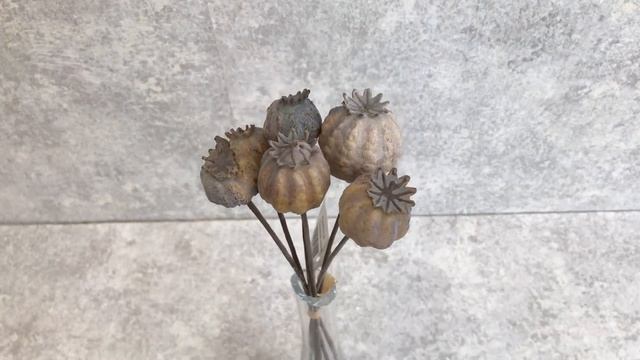 Искусственный мак для декора.