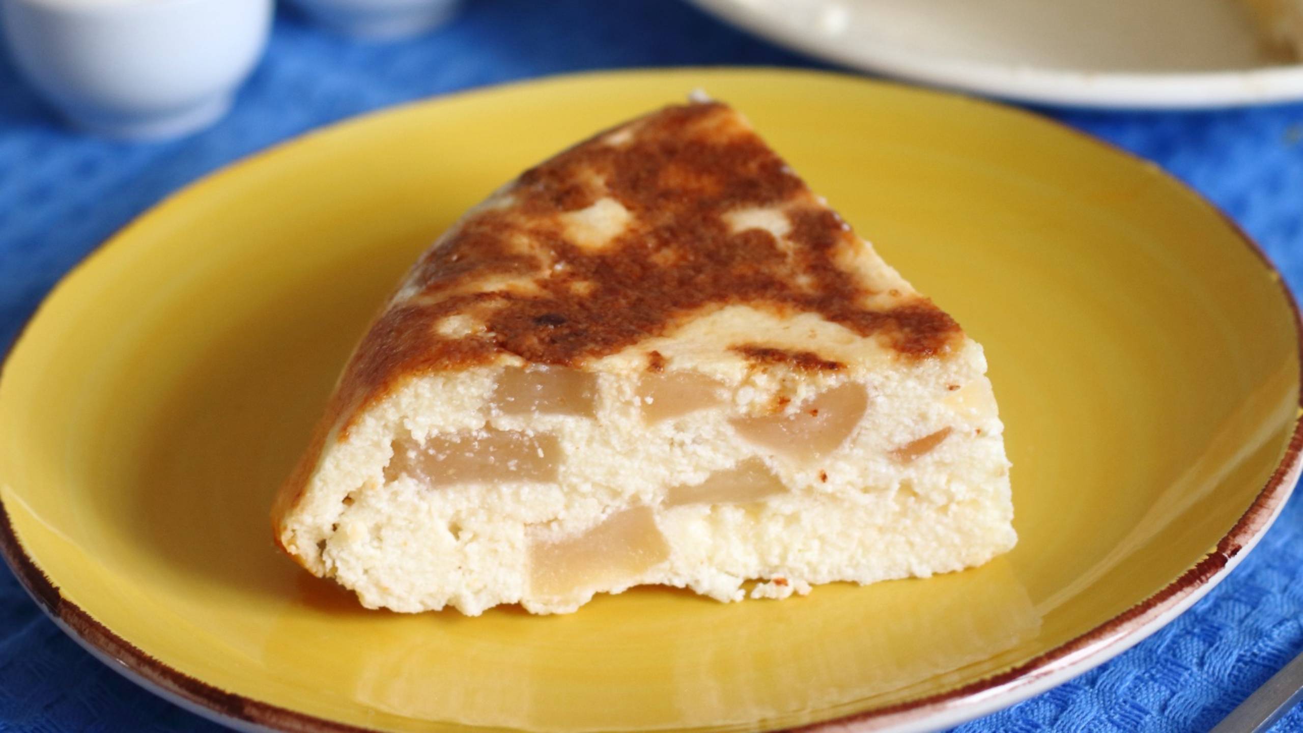 🍮 Творожная запеканка с яблоками в мультиварке — простой рецепт