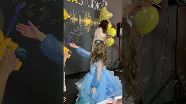 Уютные квартирники в  KODA STUDIO. 

Обучение вокалу, фортепиано, гитаре для детей и взрослых