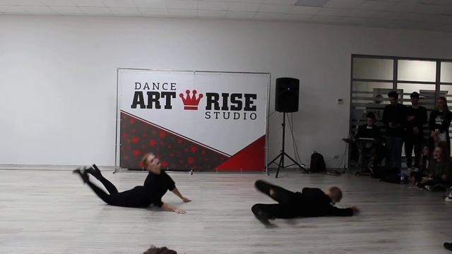 Art Rise  Showcase Девочки на каблучках