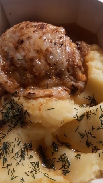 Холостяцкий ужин из магазина.