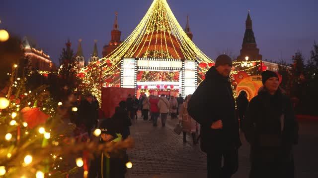 КИТАЙ ЗАХВАТИЛ МОСКВУ. УКРАИНЕЦ В ШОКЕ