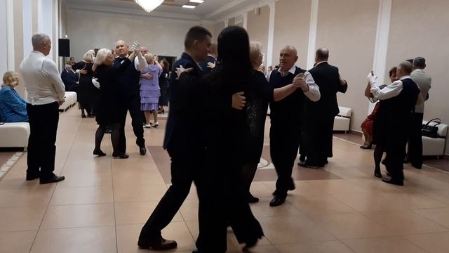 Падам-падам-падам с солисткой оркестра Яной Котовой. 🌹🌹🌹🌺🌺🌺