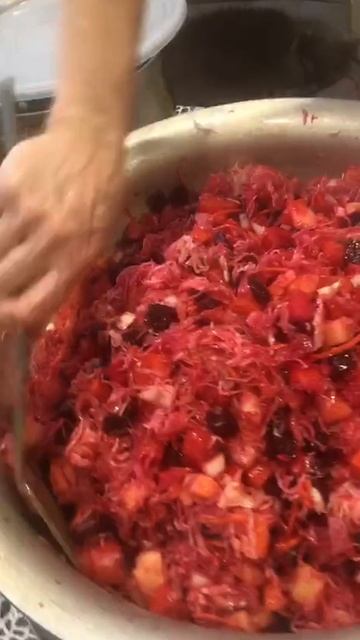 Люди ,присоединяйтесь,Вы нам очень нужны,а еще больше нужны Защитникам.mp4