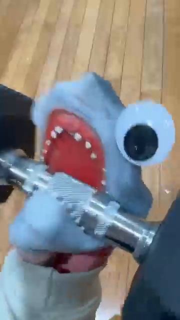 SHARK PUPPET GETS HUGE! (GLOWUP)