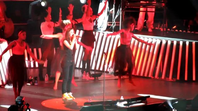 Lena Meyer-Landrut - A Million And One - Live in München [HD]