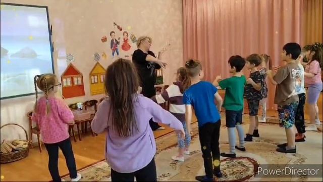 ГОРОД МУЗЫКАЛЬНЫХ ИНСТРУМЕНТОВ Музыкальная гостиная Проект "Три Кита в Музыке"