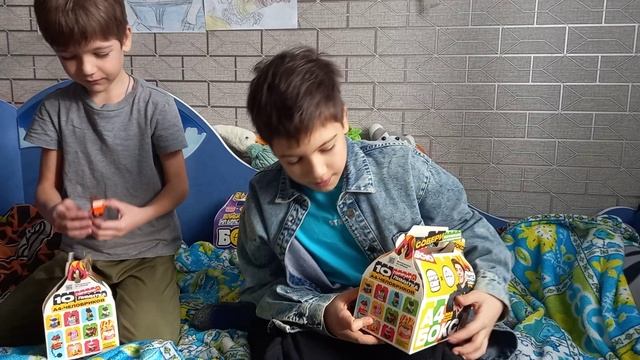 Родион_р4 и Федя показывают а4 бокс с челобриками