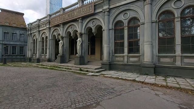 Исторический фасад для съёмок кино..