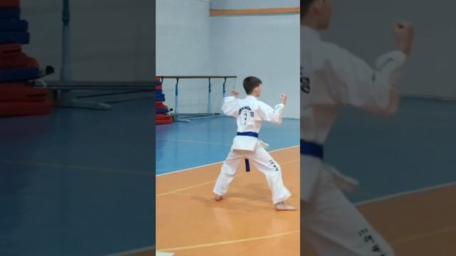 Сынишка на аттестации красного пояса по Тхэквондо 🥋🥊