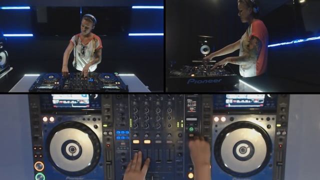 Lana - Live @ Radio Intense 12.08.2015