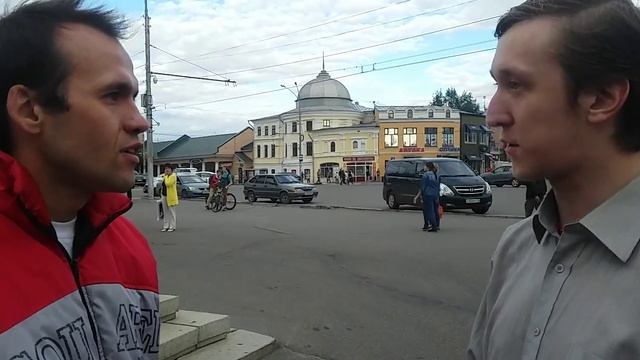 Дискуссия между марксистом и радикальным либералом.