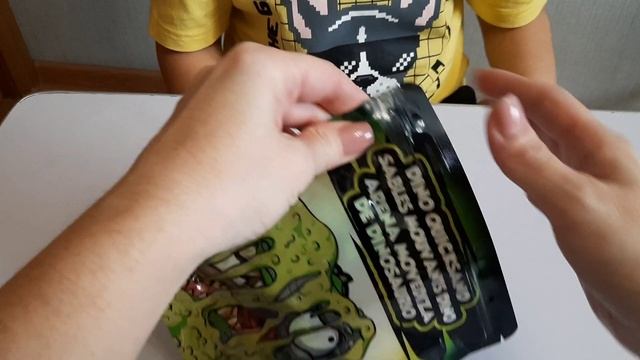 Яйцо динозавра ZURU Smashers MEGA Jurassic Light Up Dino Мега Яйцо сюрприз Тирекс. Распаковка