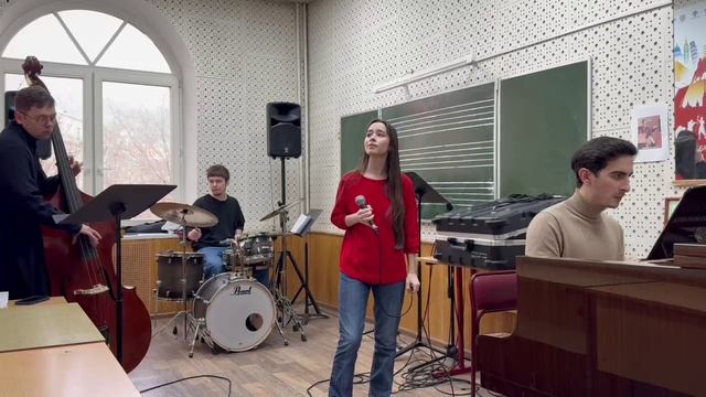 In walked bud Анита Липина