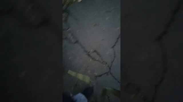 Носки с дырками и жёлтая лента)))