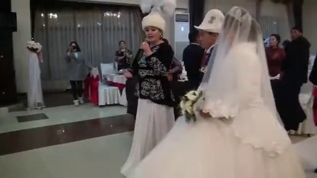 Кошулушуп эки жаш