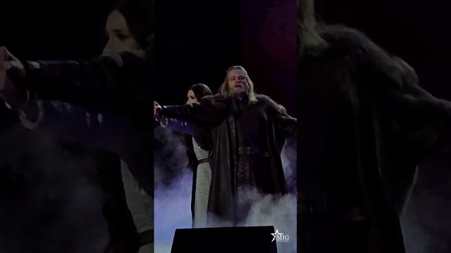 SHAMAN и Соя мастерски воплотили на сцене Кремля роли Рогнеды и Владимира!👏