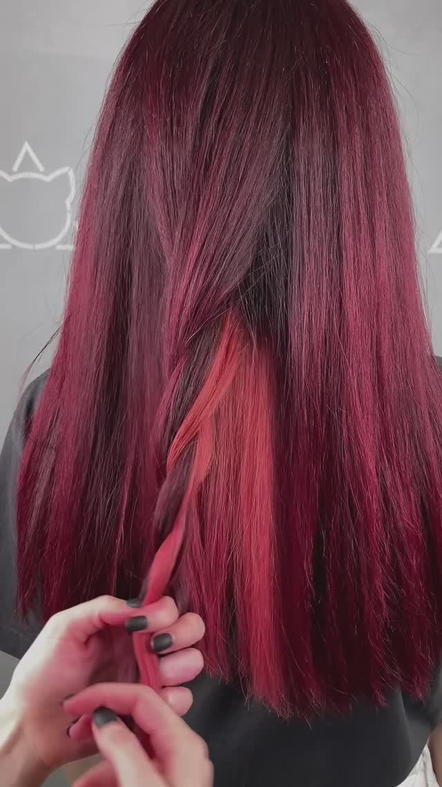 Необычное сочетание двух оттенков красного ❤