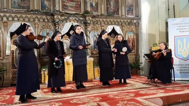 Свіже сіно ясла кленові