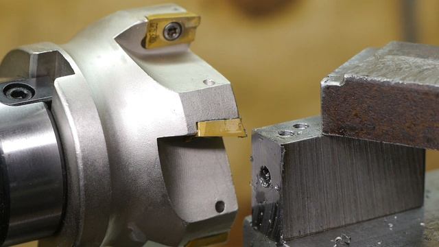 Testing  a cheap chinese face mill on a vintage lathe