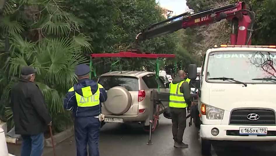 В Сочи усилили режим работы эвакуаторов