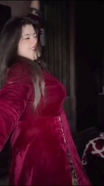 Auntie Amazing Hot Dance At Home