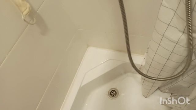 душевая лейка. дешевле не значит хуже.