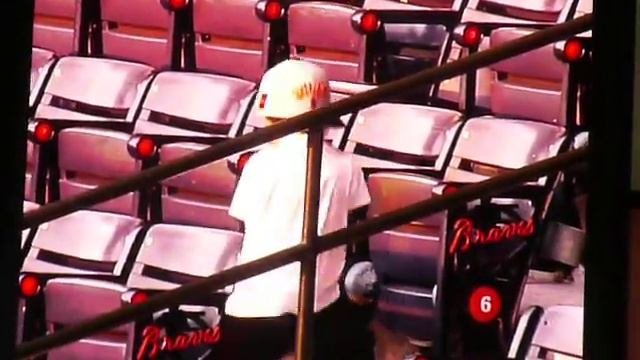 Little Kid ROCKS Gangnam Style at Turner Field Braves Game