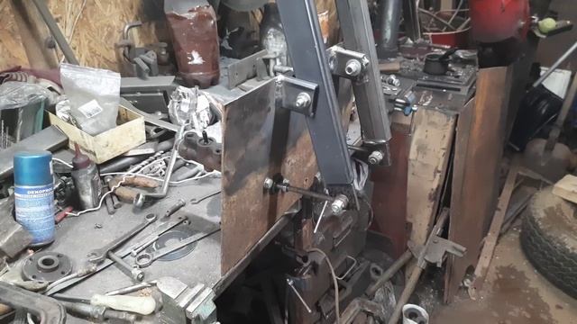 Постройка вездехода продолжается.