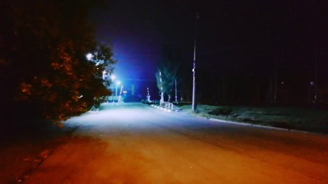 Алехандро Гагавович та співачка БіБі Рекса гуляють по нічному Маріуполю
